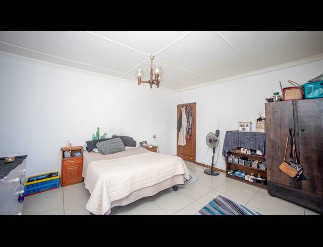 5 BEDROOM HOUSE FOR SALE IN BEACON BAY
